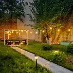 Downtown Private Garden Free Park Villa