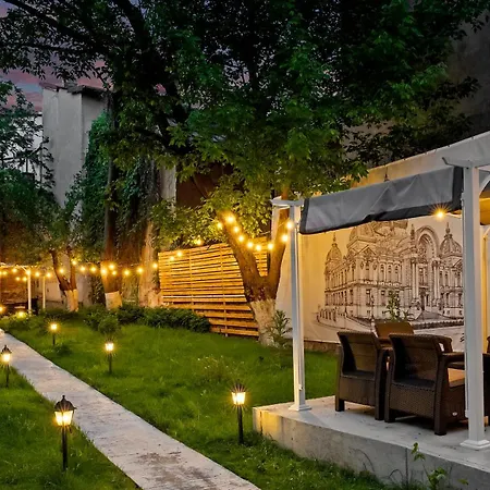 Villa Downtown Private Garden & Garage For Parking