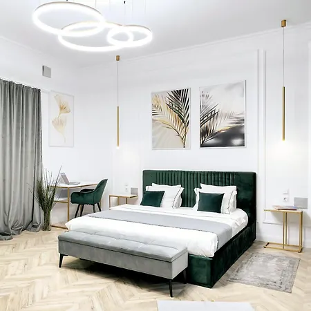 Garden High Ceilings Free Parking Villa