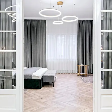Villa Garden High Ceilings Free Parking Bucharest