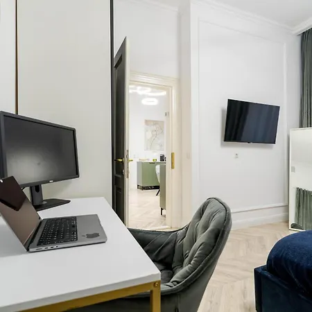 For Rent With Garden - High Ceilings - Free Park -invoice At Request *