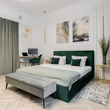 Villa For Rent With Garden - High Ceilings Free Park