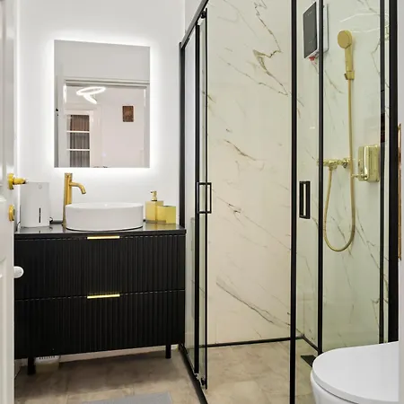 Βίλα For Rent With Garden - High Ceilings - Free Park -invoice At Request Βουκουρέστι