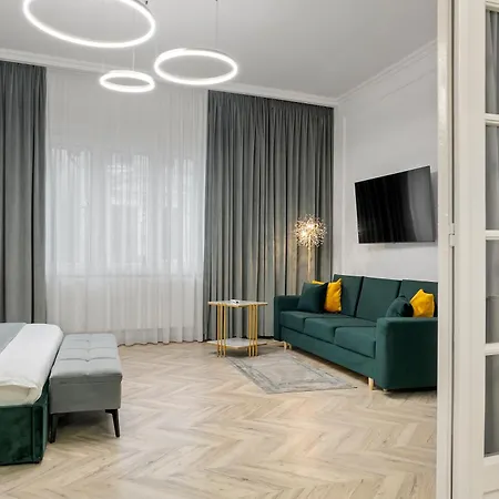 Villa Downtown Private Garden & Garage For Parking Bucharest