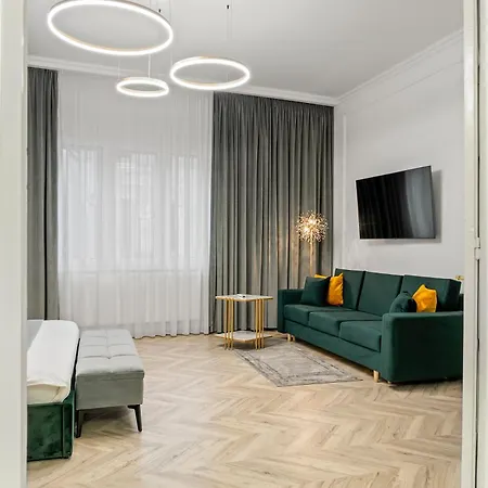 Downtown Private Garden & Garage For Parking Villa Bucharest