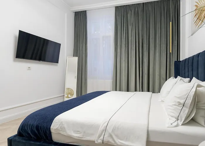 For Rent With Garden - High Ceilings - Free Park -invoice At Request Vilă